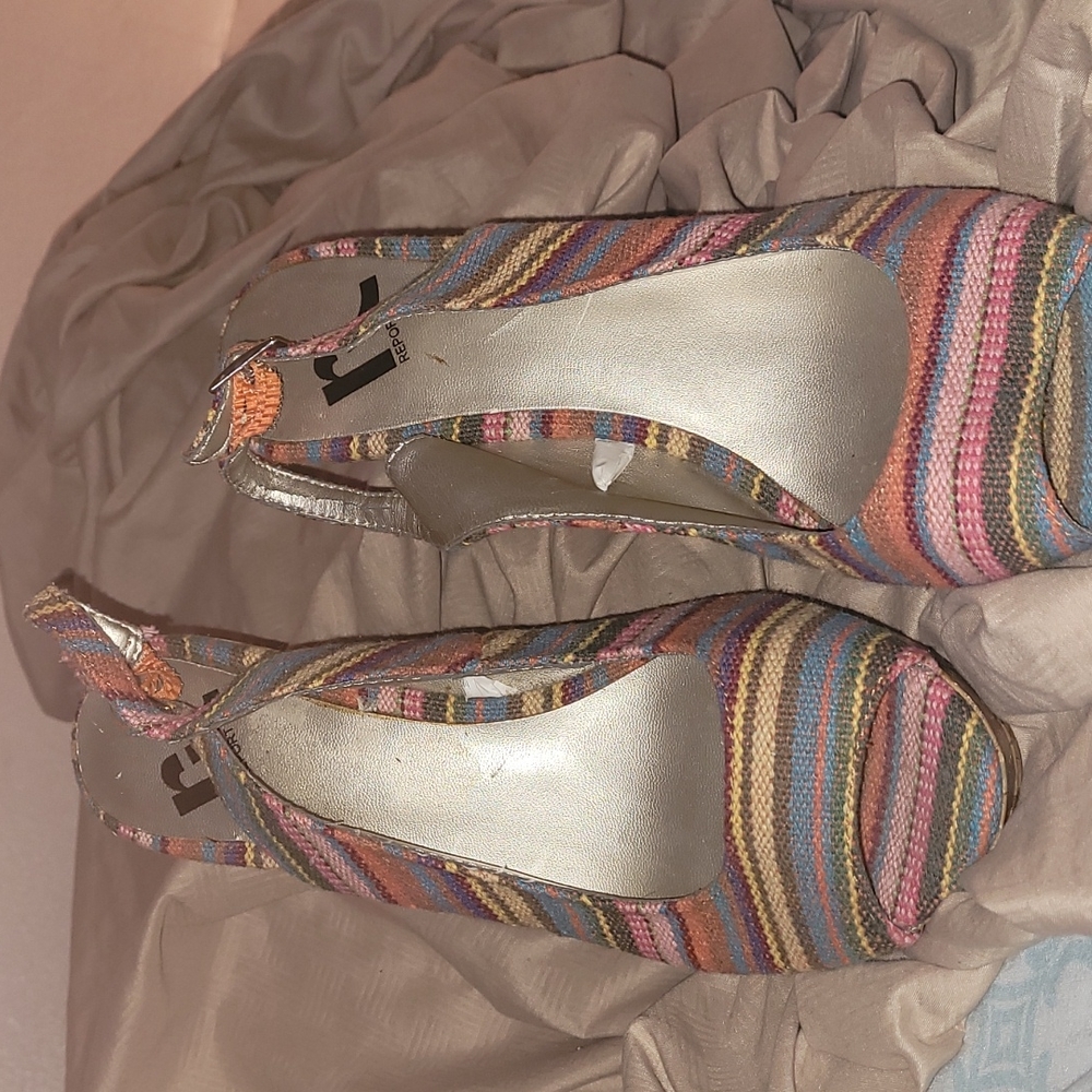 Report Rainbow Platform Peeptoe Wedges, size 9